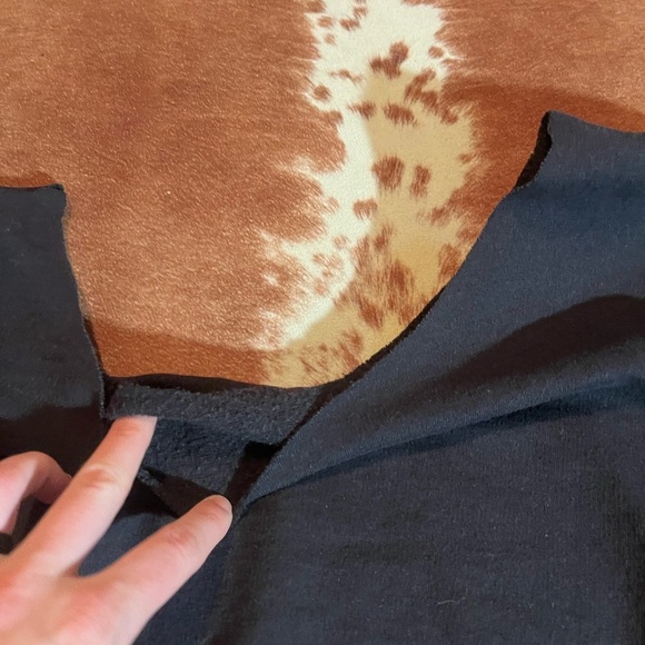 Bundle of crewnecks with cut out neck 
size small /  medium - Picture 9 of 9